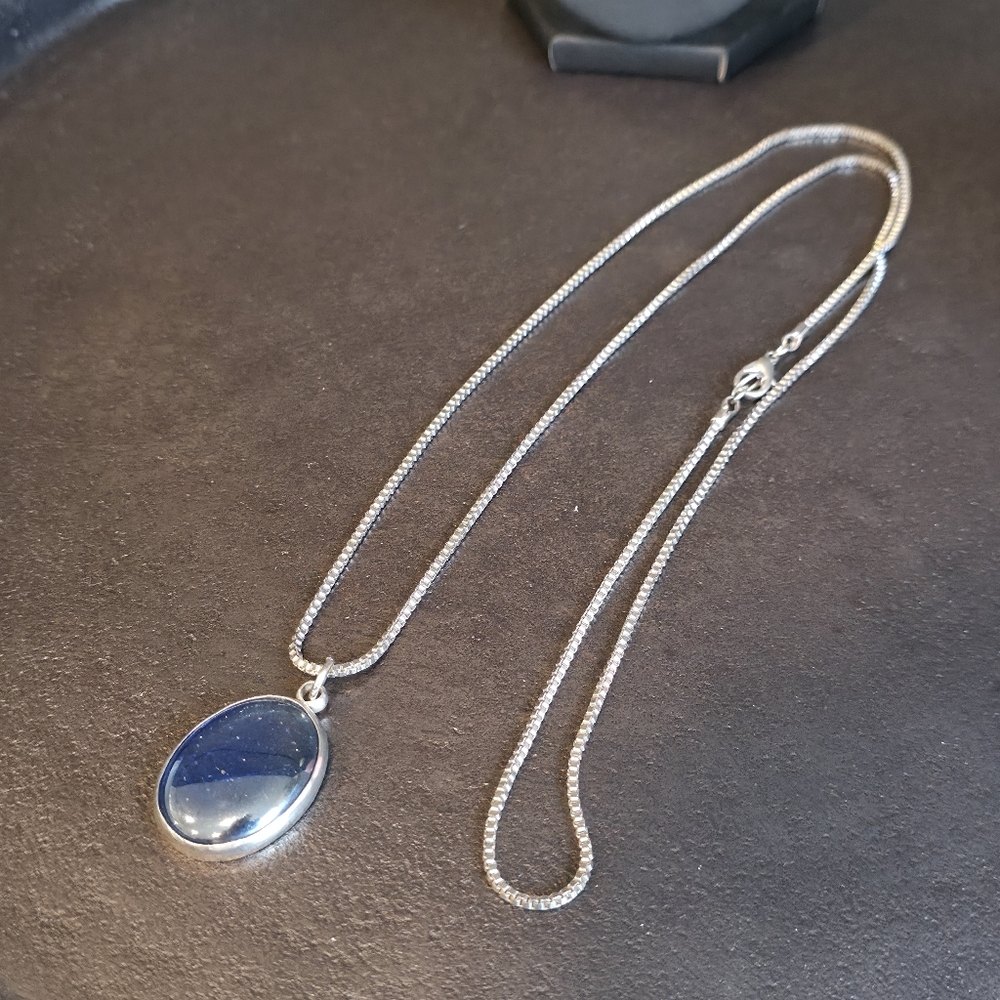 Vintage Blue Glass Cabochon Pendant Necklace (Mid-Century, c. 1940–1960) - Picture 5 of 6